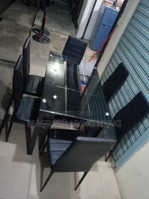 Nauza Dinning Table Viti Viti 6 Ya Kioo Nyeusi
