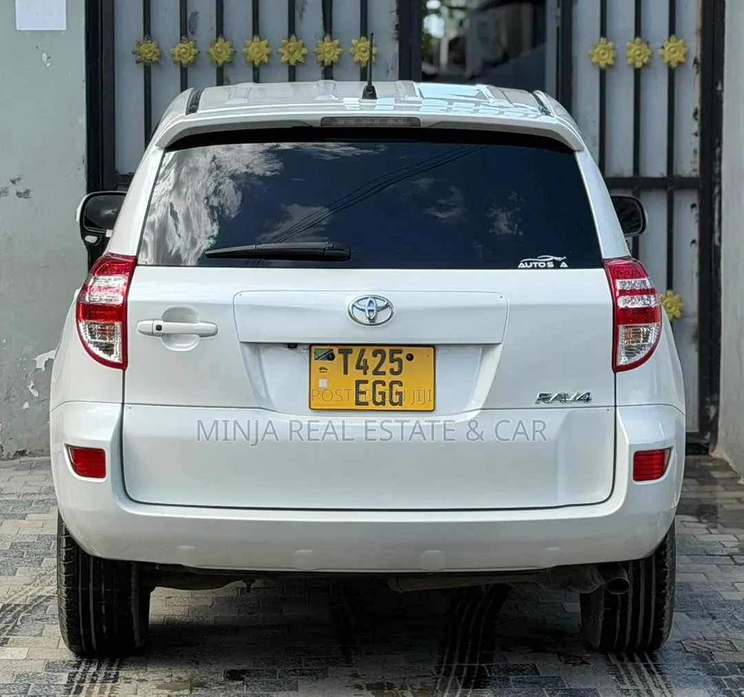 Toyota RAV4 2008 White