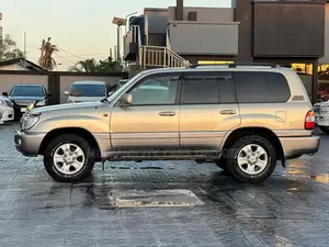 Toyota Land Cruiser 100 4.2 2006 Gray