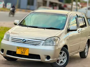 Toyota Raum 2004 Beige