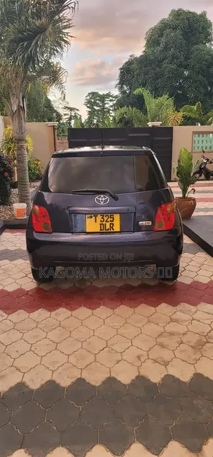 Toyota IST 2003 Blue
