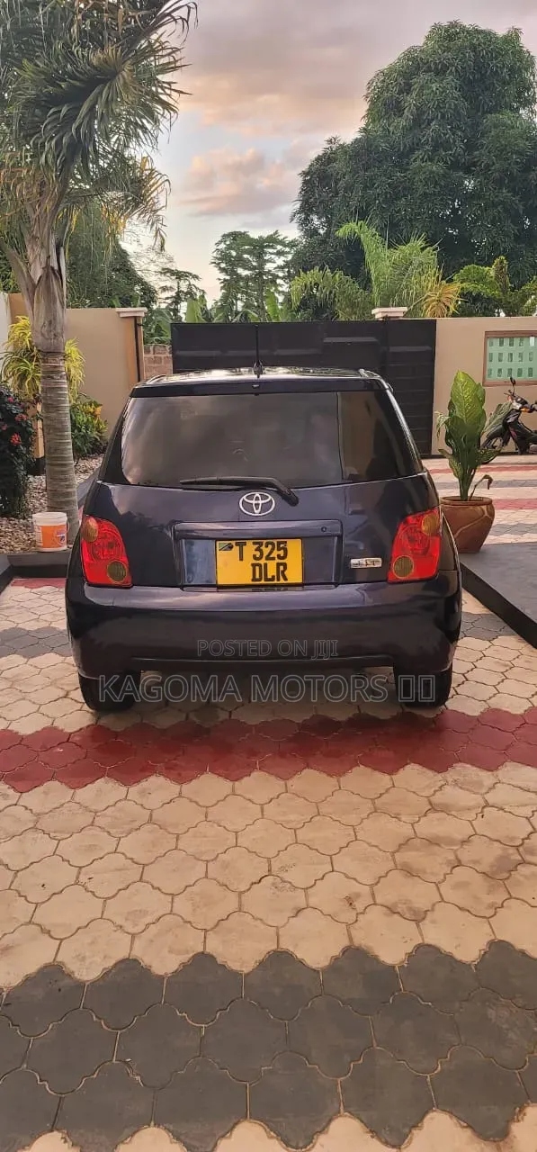 Toyota IST 2003 Blue