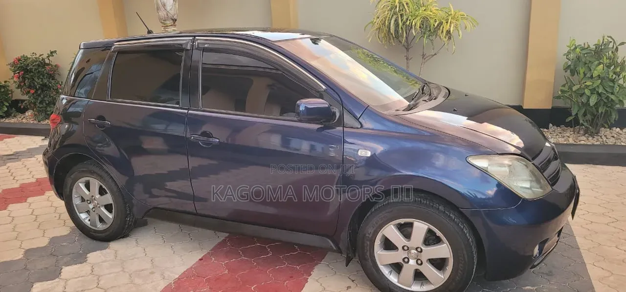 Toyota IST 2003 Blue