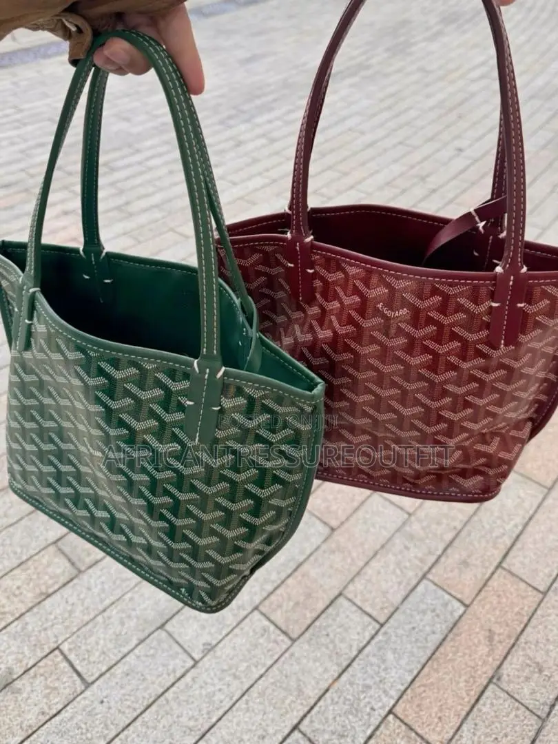 Goyard Anjou Mini Bag Detachable Mini Coin Pouch Attached to the Strap