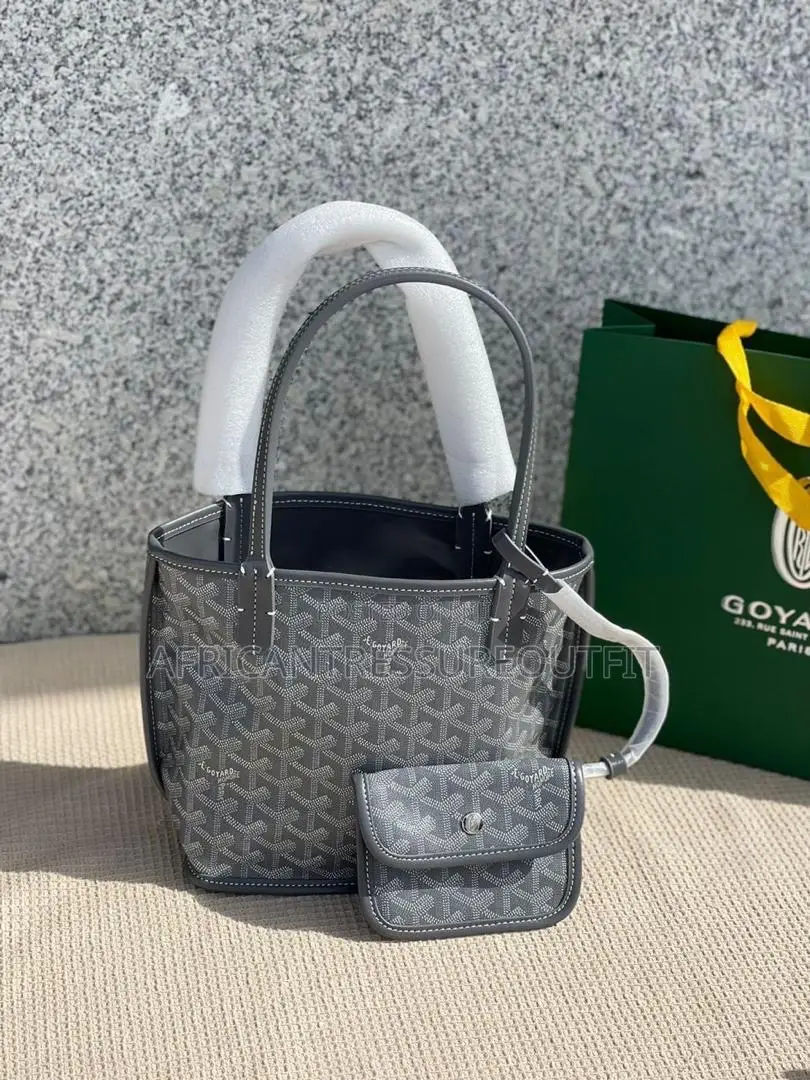 Goyard Anjou Mini Bag Detachable Mini Coin Pouch Attached to the Strap