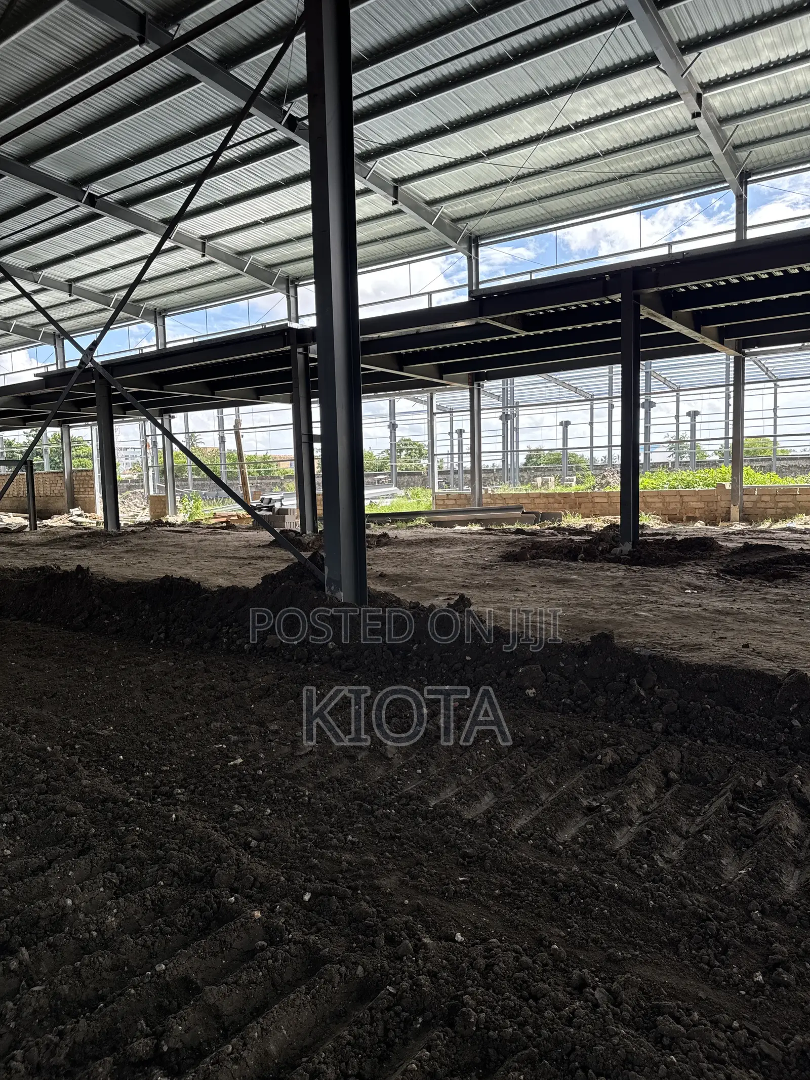 Warehouse Tabata Matumbi