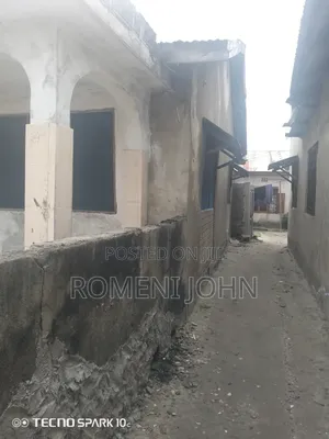 5bdrm House in Tanzania Daresalaam, Ilala for sale