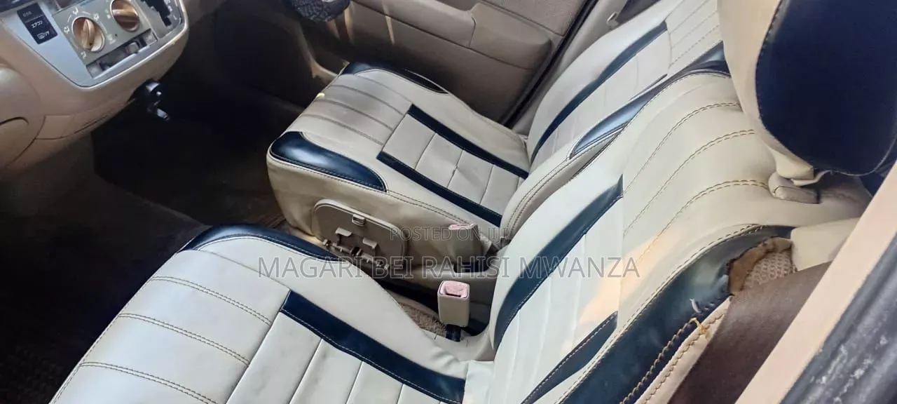 Toyota Raum 2005 Silver