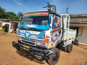 Mitsubishi Fuso 2005 White