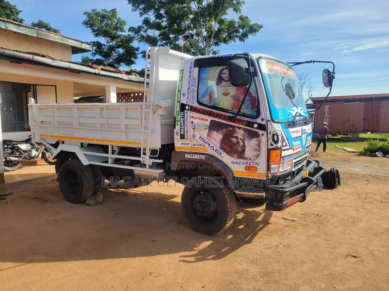 Mitsubishi Fuso 2005 White