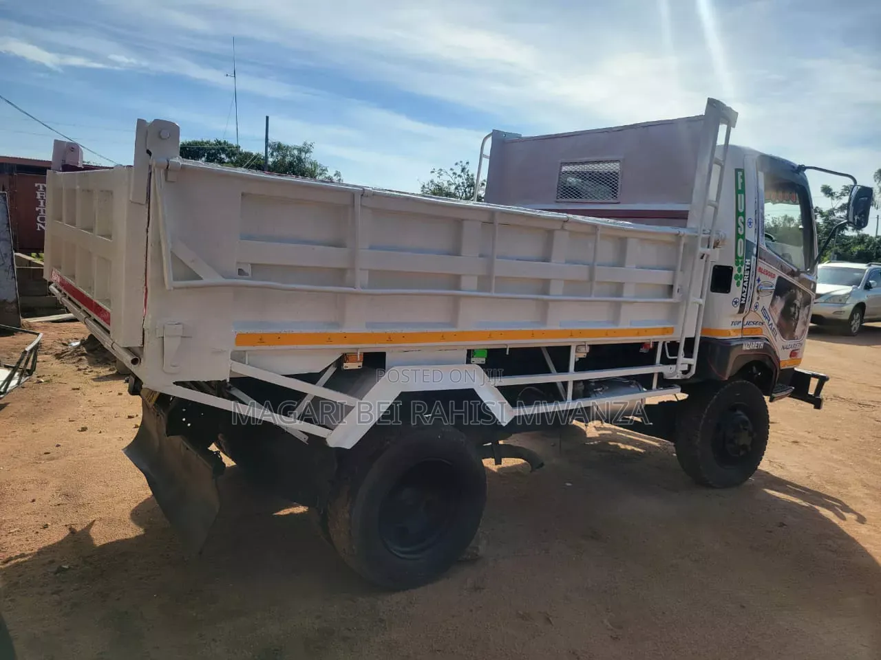 Mitsubishi Fuso 2005 White