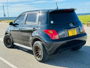 Toyota IST 2005 Black