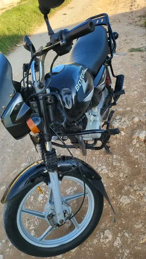 New Bajaj Boxer 125 2025 Black