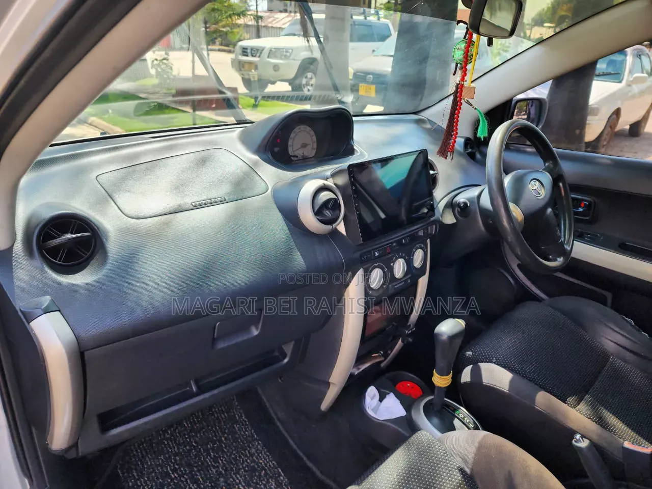 Toyota IST 2004 Silver