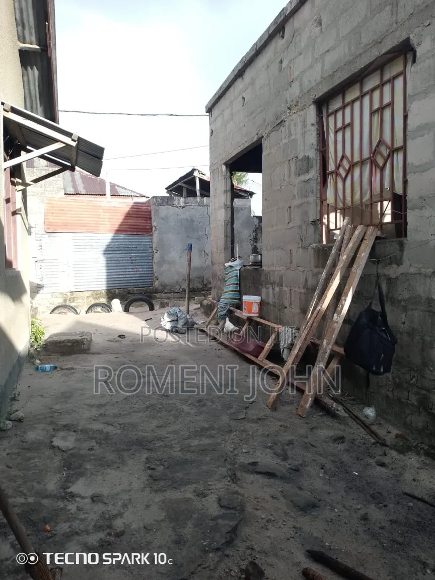 3bdrm House In Tanzania Daresalaam, Ilala For Sale