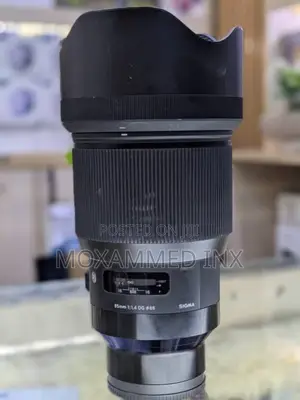 Sony Sigma 85mm Lens Clean Condition