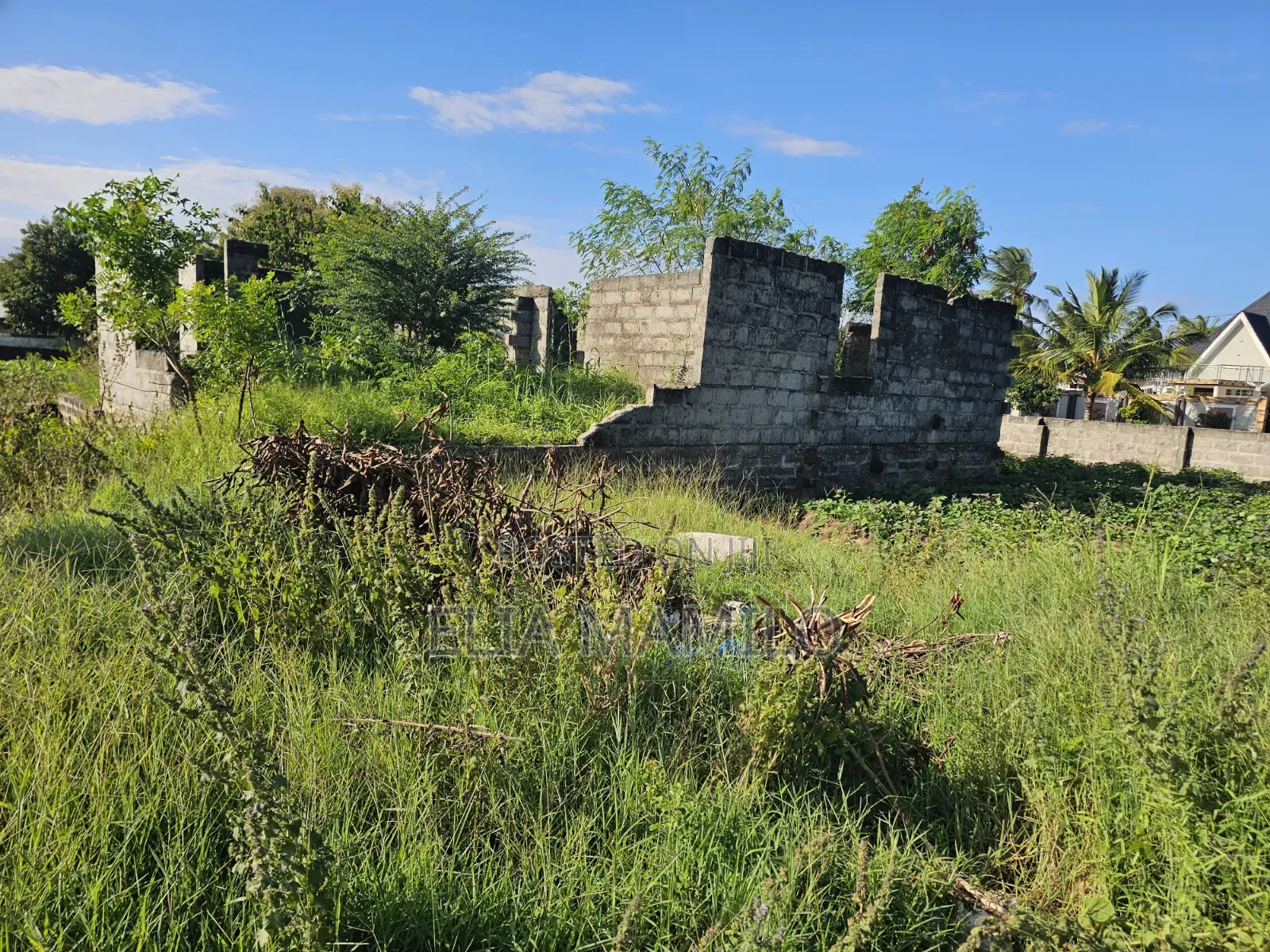 Kiwanja Kinauzwa, Plot for Sale