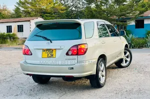 Toyota Harrier 2004 White