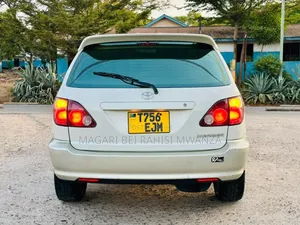 Toyota Harrier 2004 White