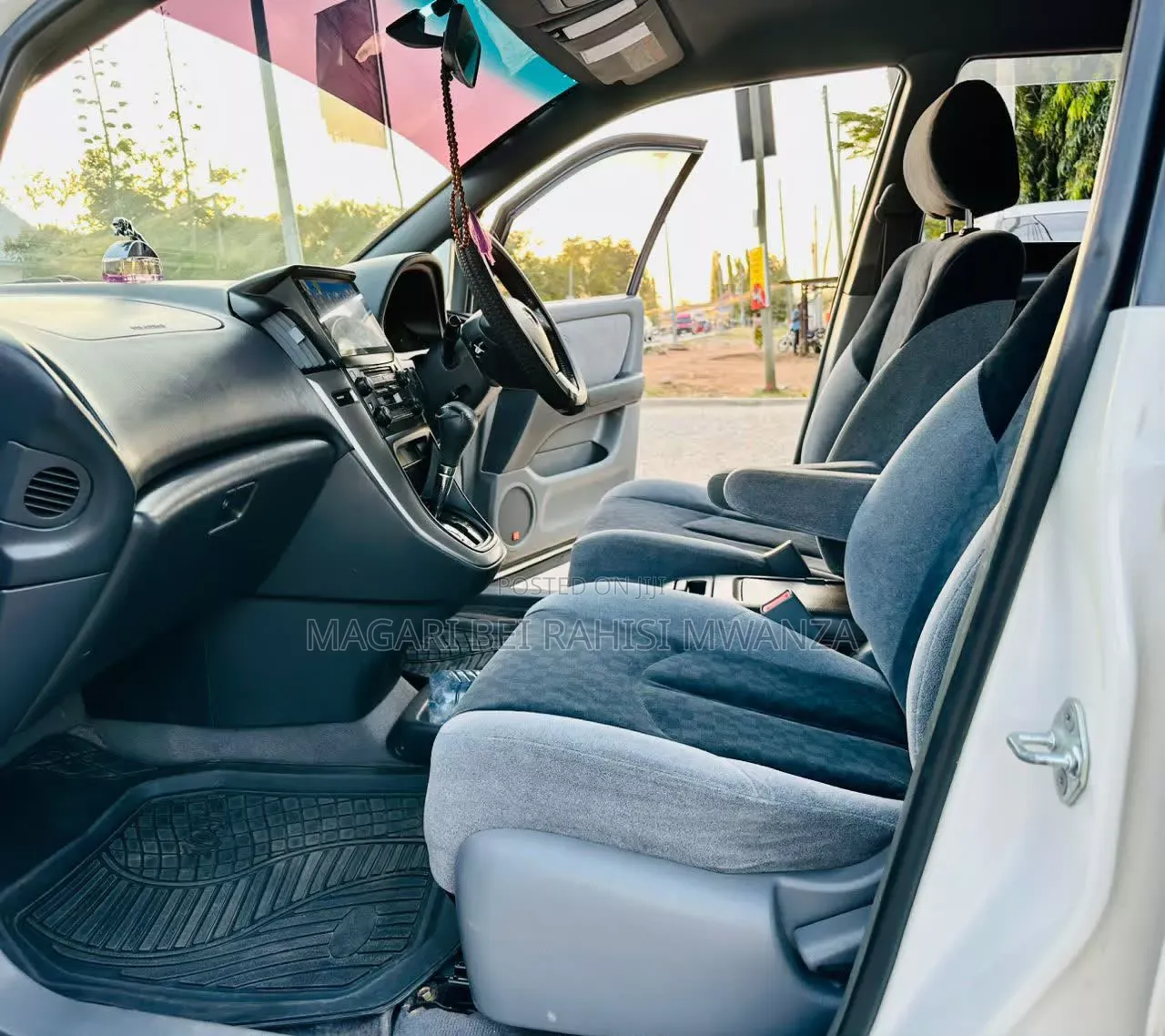 Toyota Harrier 2004 White