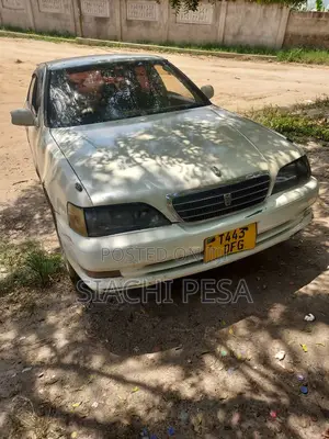 Toyota Cresta 2001 White