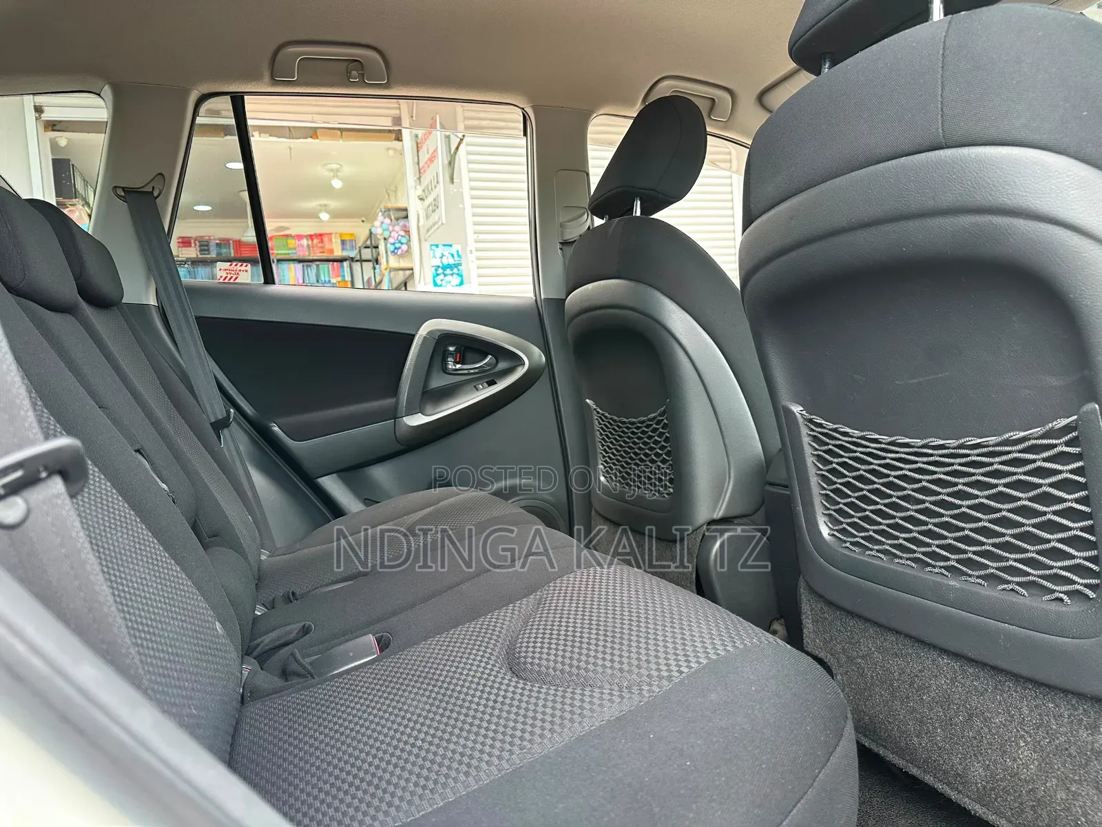 Toyota RAV4 2010 White