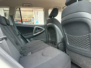 Toyota RAV4 2010 White