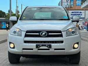 Toyota RAV4 2010 White