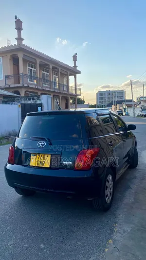 Toyota IST 2005 Black