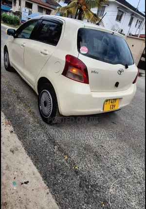 Toyota Vitz 2006 White