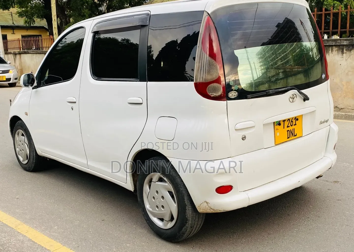 Toyota Fun Cargo 2003 White