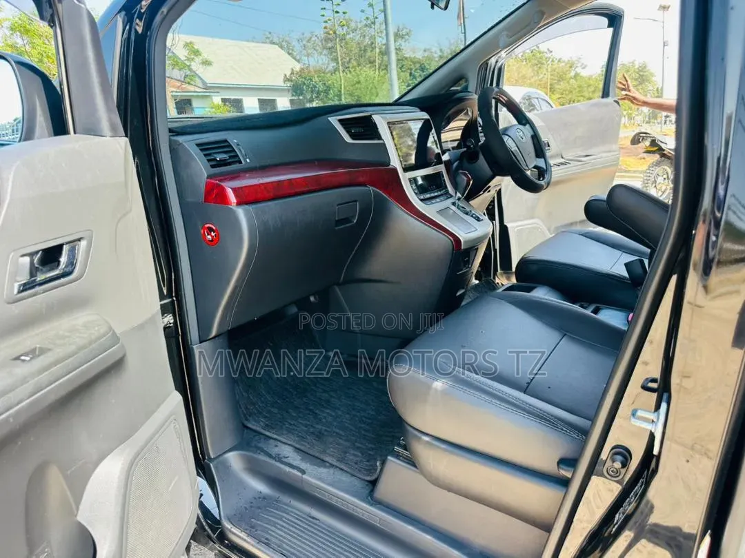Toyota Alphard 2011 Black