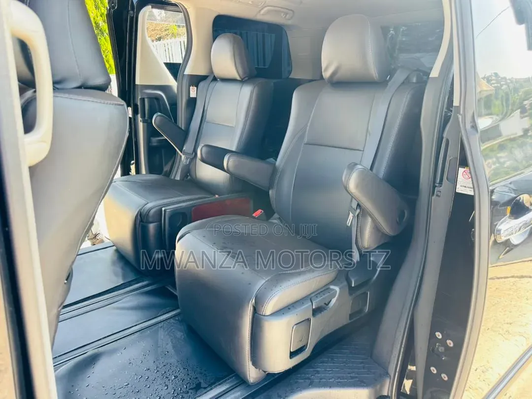 Toyota Alphard 2011 Black