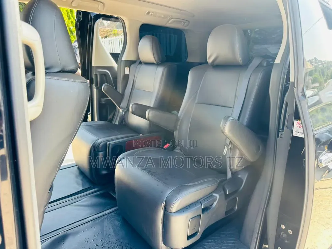 Toyota Alphard 2011 Black