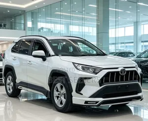 Toyota RAV4 2021 White