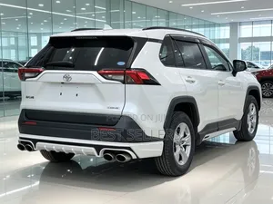 Toyota RAV4 2021 White