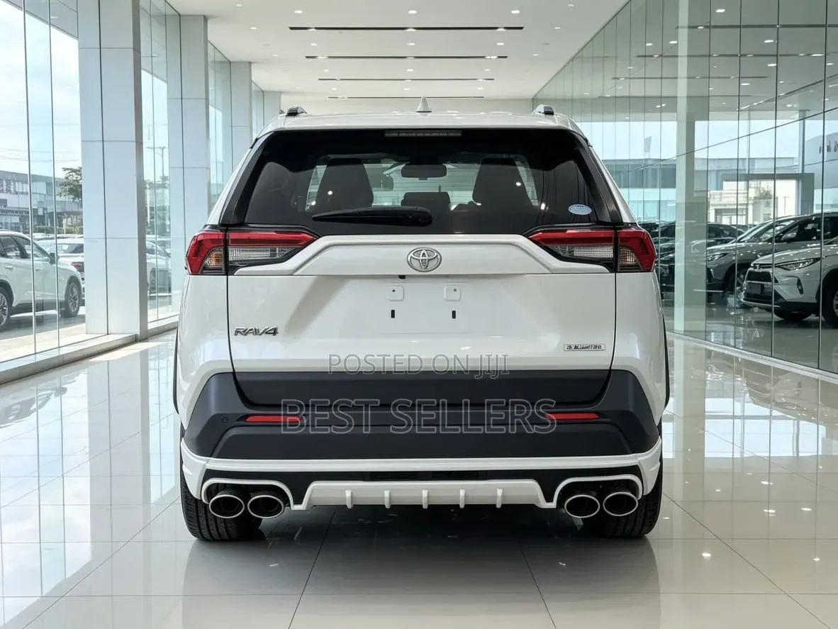 Toyota RAV4 2021 White