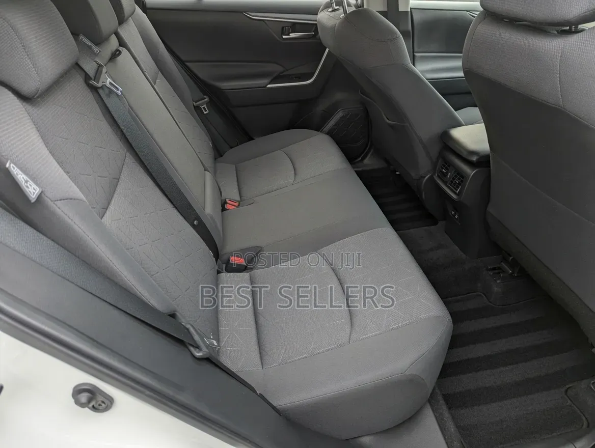 Toyota RAV4 2021 White