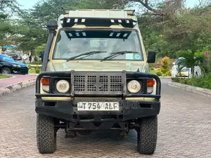 Toyota Land Cruiser 2006 Beige