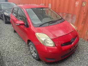 Toyota Vitz 1.0 FWD 3dr 2009 Red