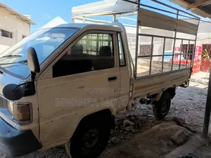 Toyota TownAce 2004 White