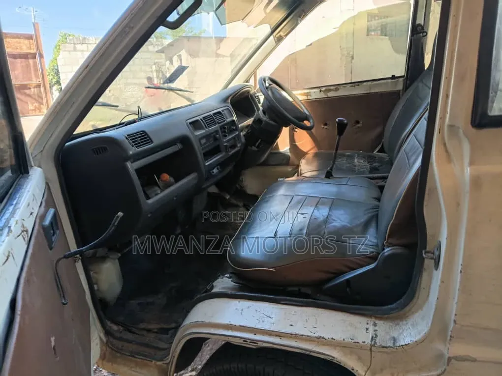 Toyota TownAce 2004 White