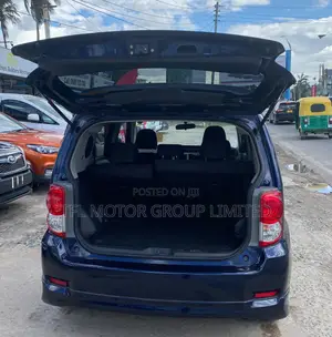 Toyota Rumion 2021 Blue