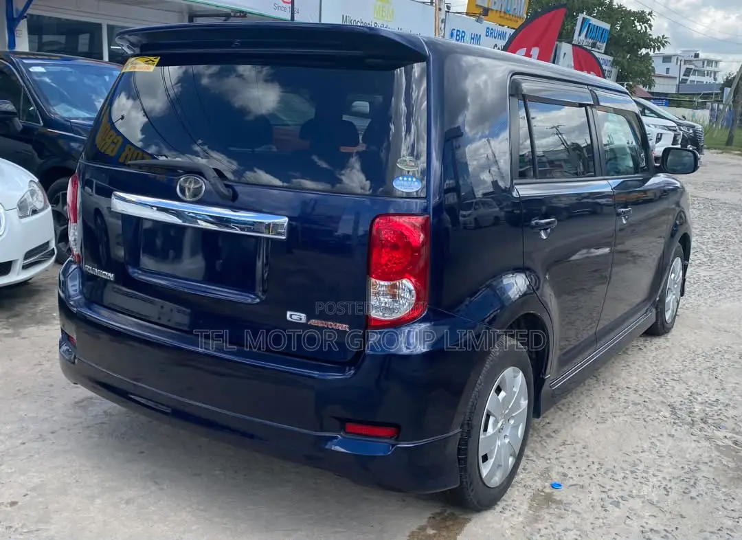Toyota Rumion 2021 Blue