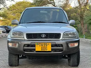 Toyota RAV4 1999 Silver