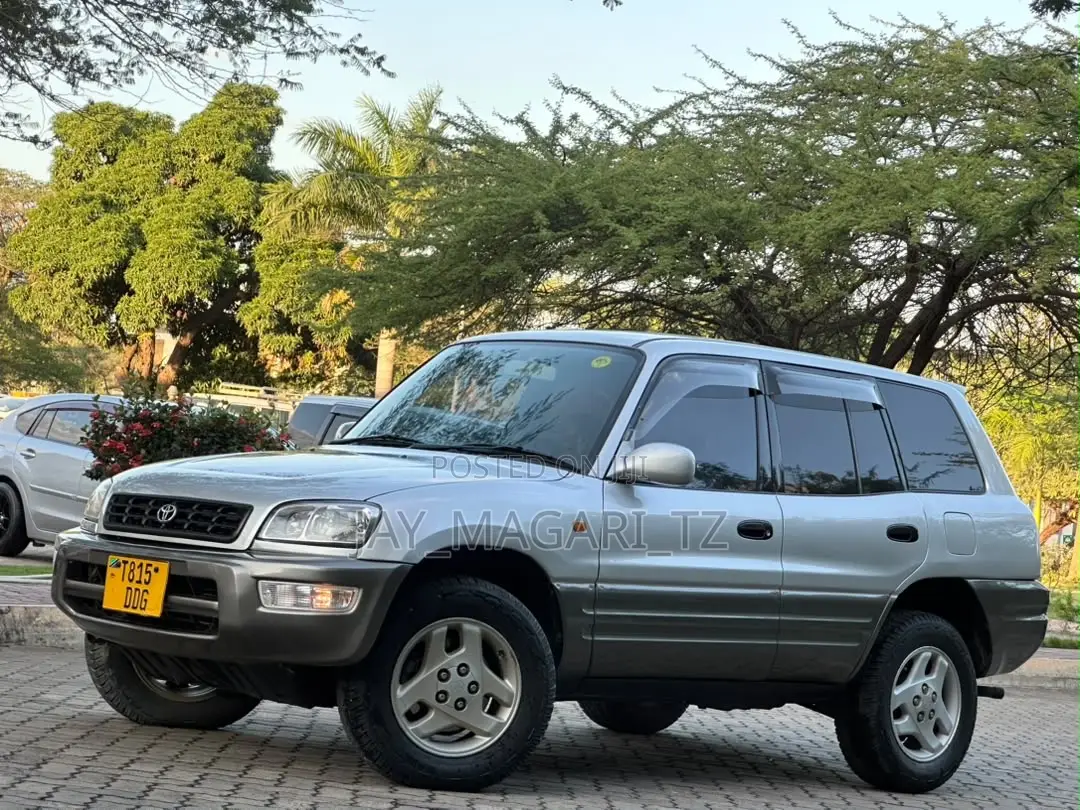 Toyota RAV4 1999 Silver