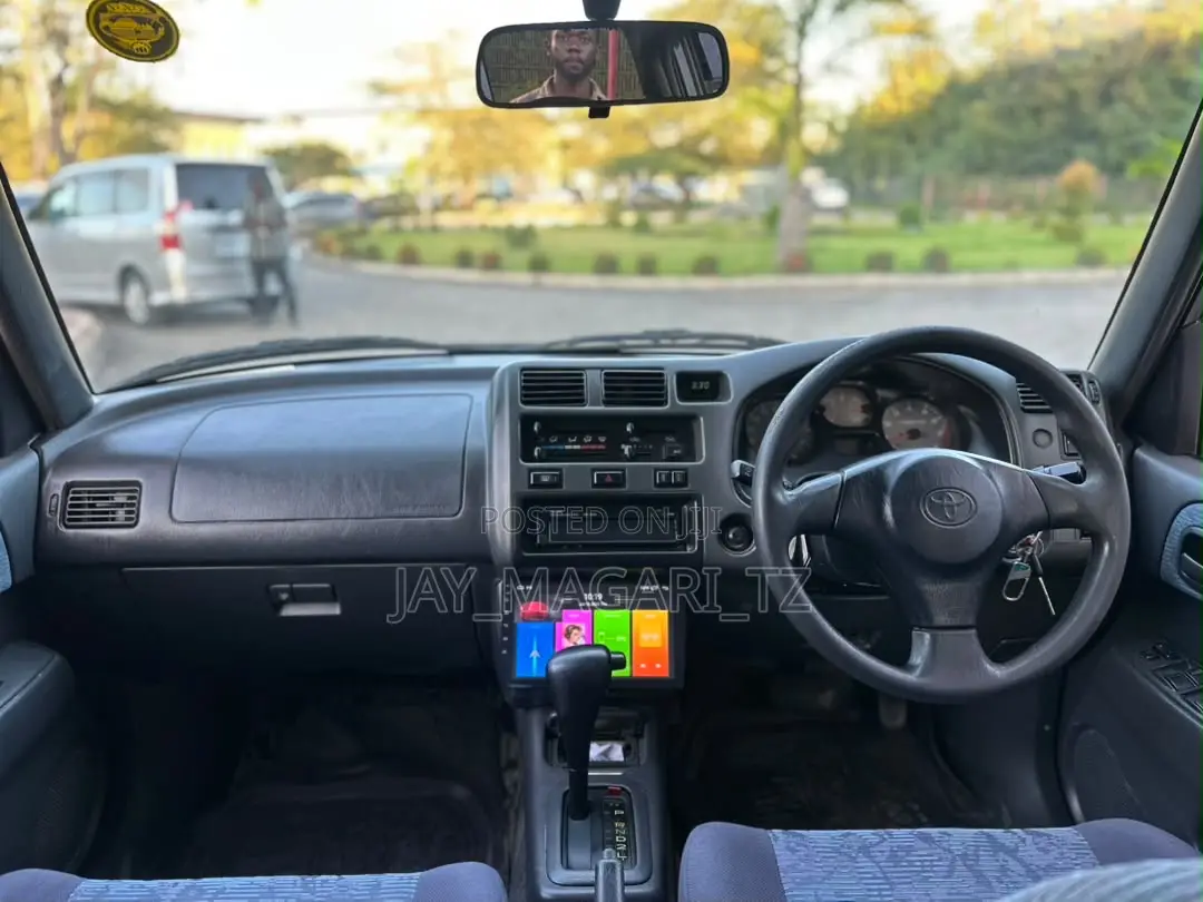 Toyota RAV4 1999 Silver