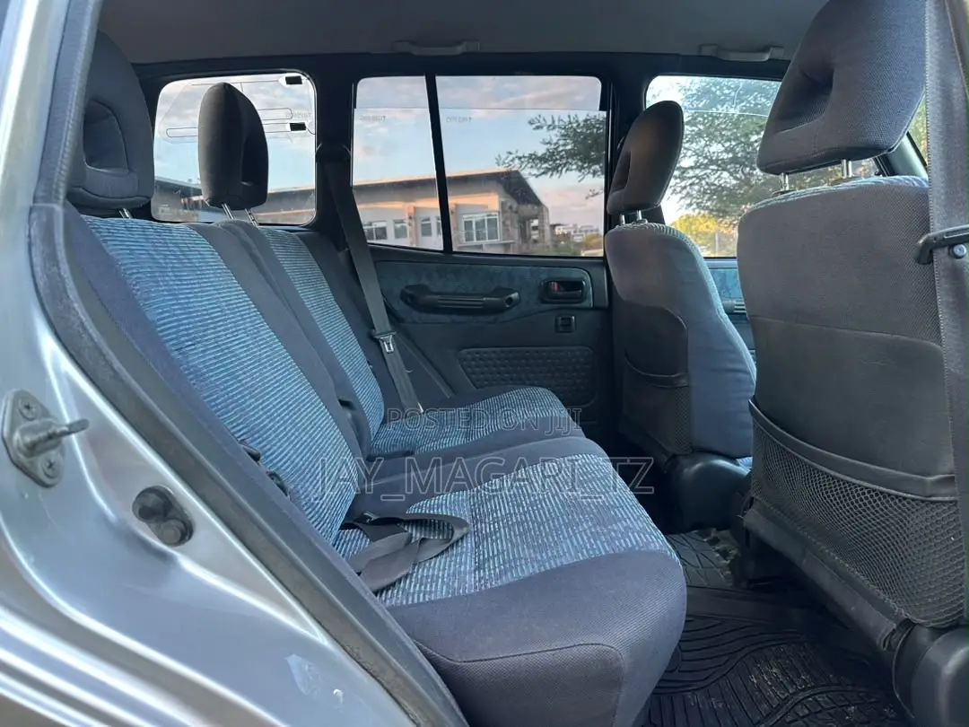 Toyota RAV4 1999 Silver