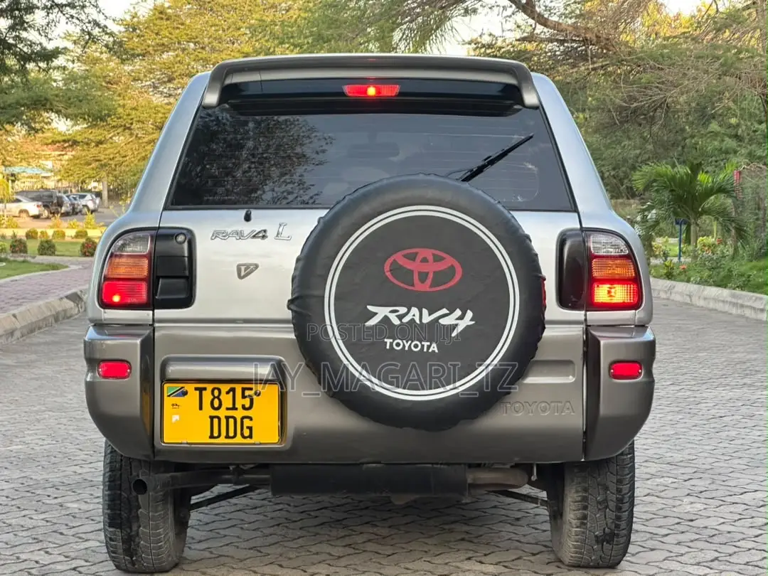 Toyota RAV4 1999 Silver