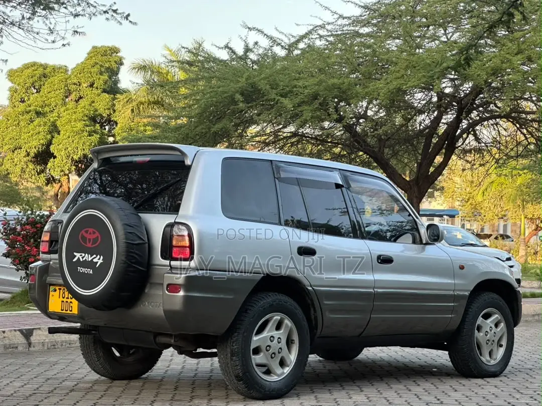 Toyota RAV4 1999 Silver
